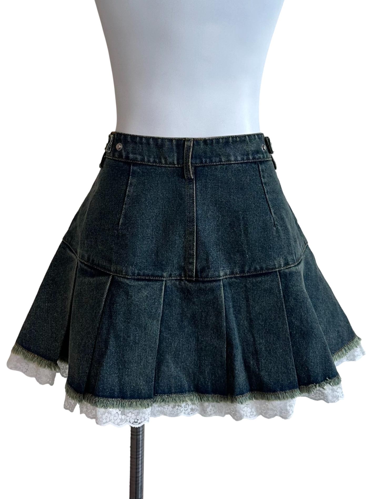 Illusion Blue Box Pleated Lace Denim Skorts