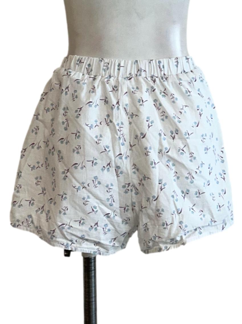 Daisy White Floral Tulip Shorts TTR