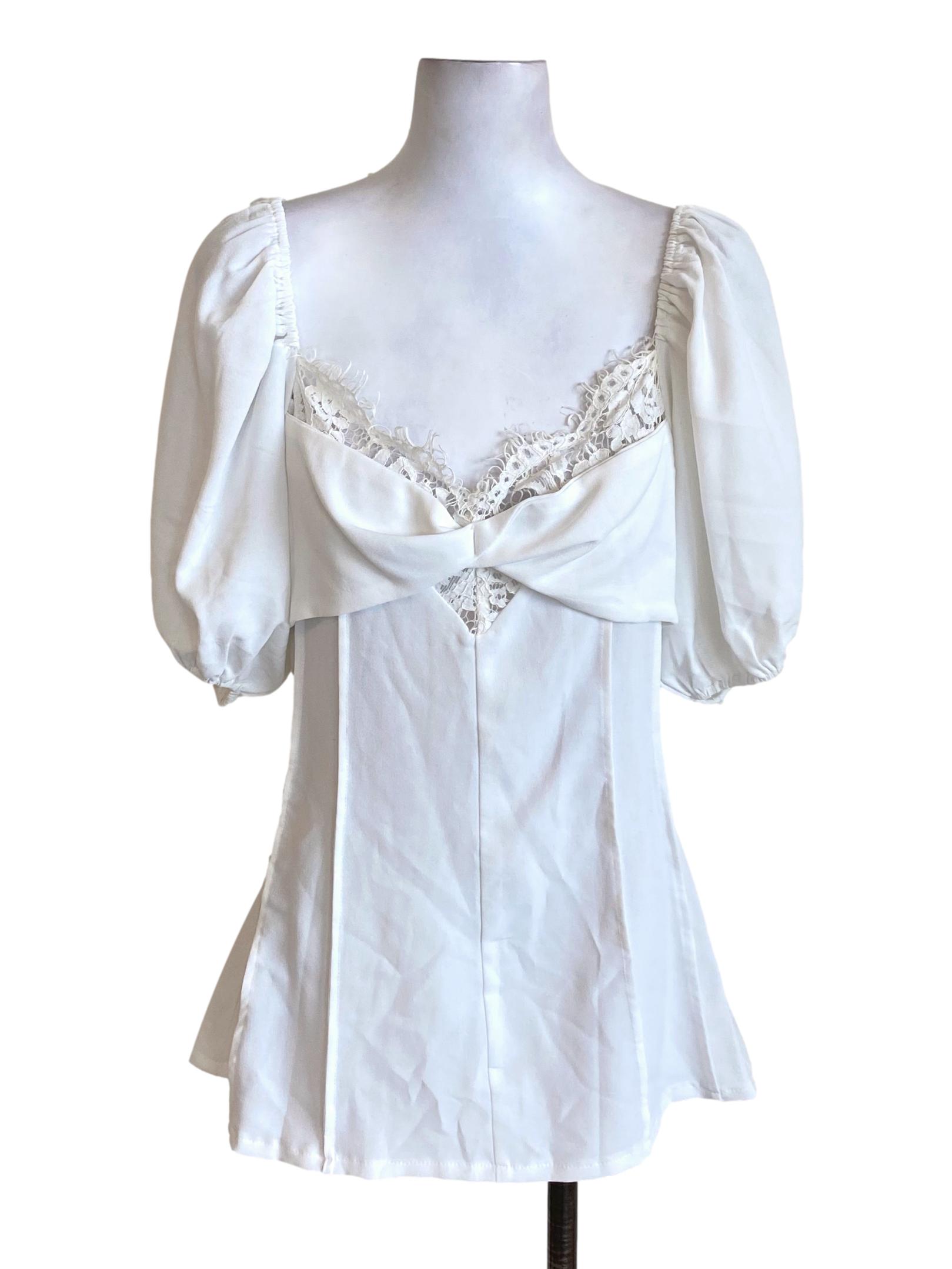 White Lace Sweetheart Neck Puffed Sleeved Blouse