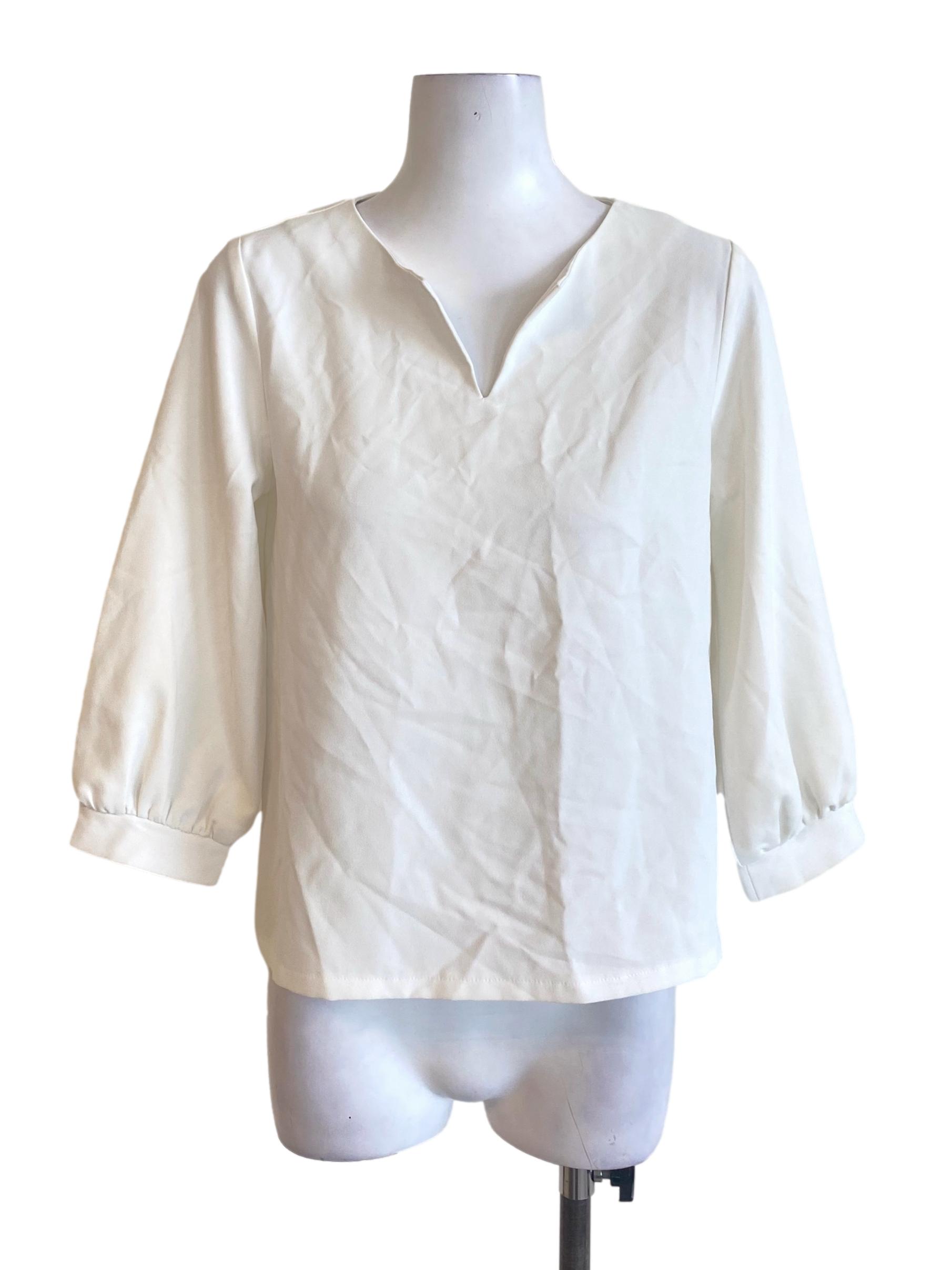 Soft White Plain Bishop Sleeve Buttonless Blouse