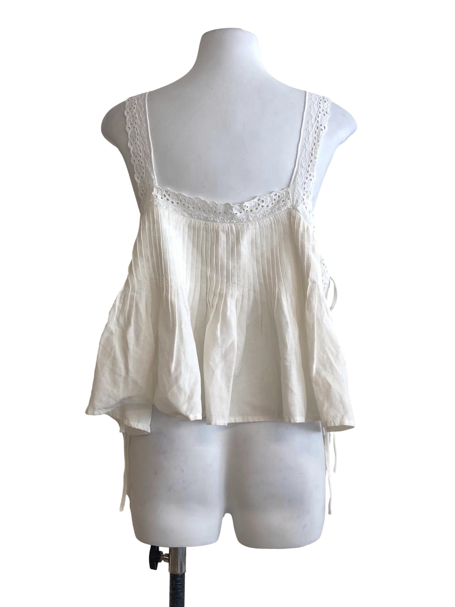 White Sleeveless Floral Embroidery Top