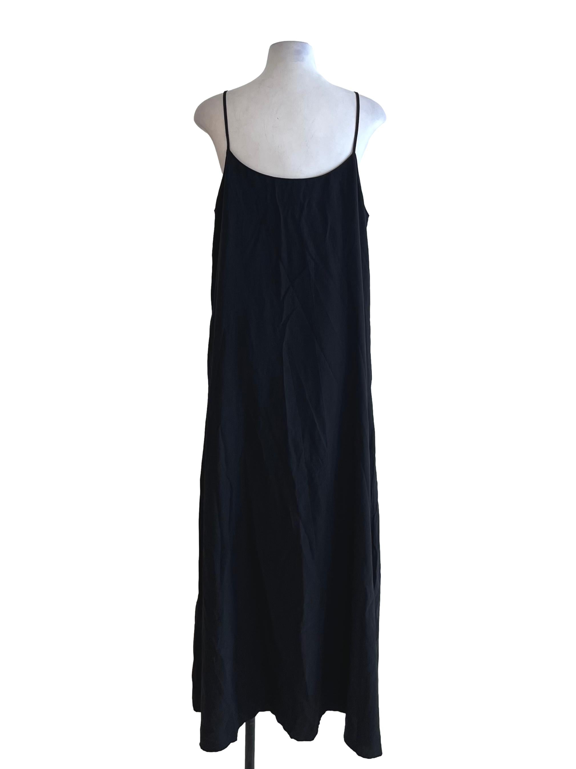 Black Scoop Neckline Shift Dress TEM