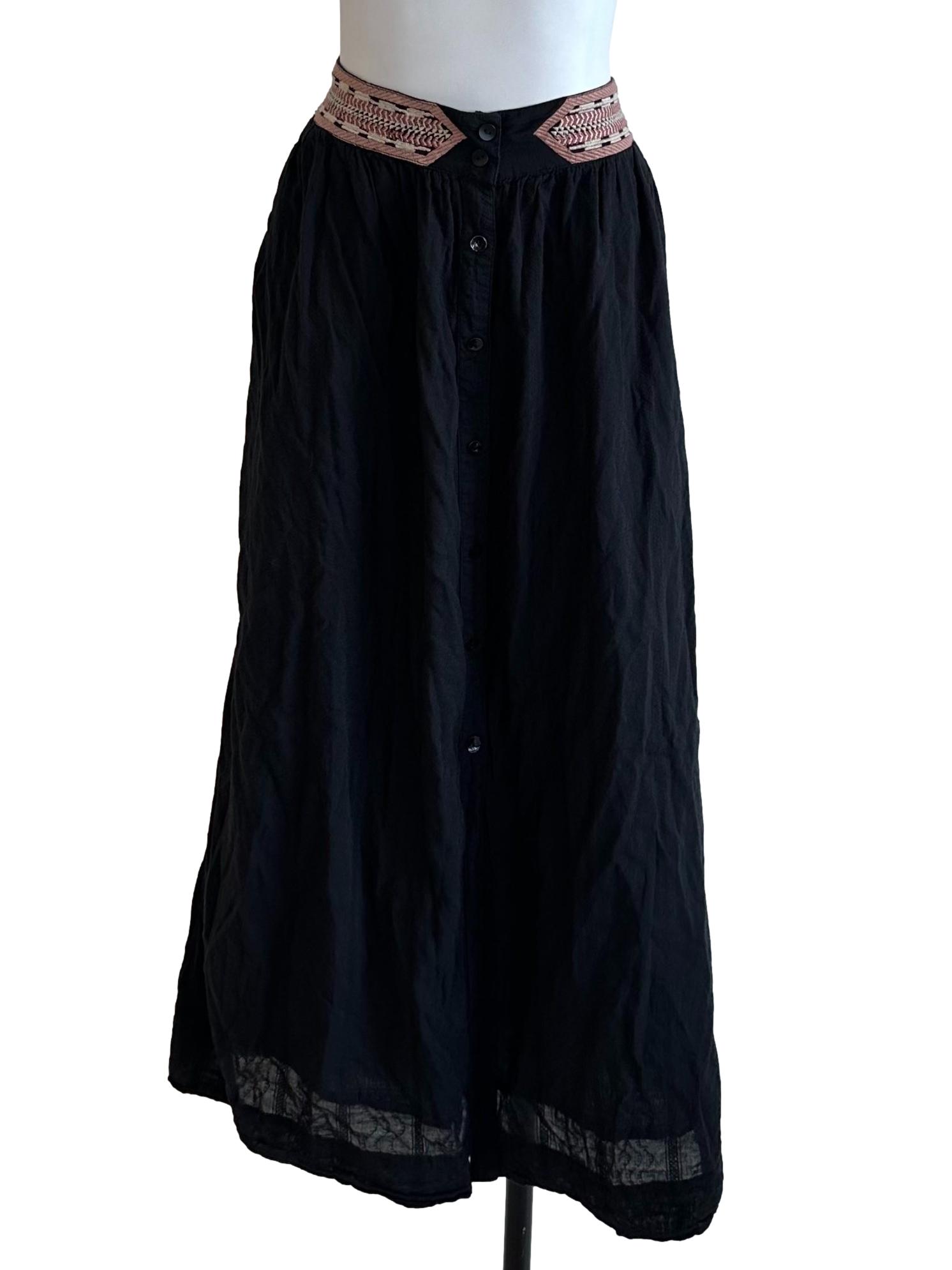 Onyx Black Embroidery Button Slit Skirt