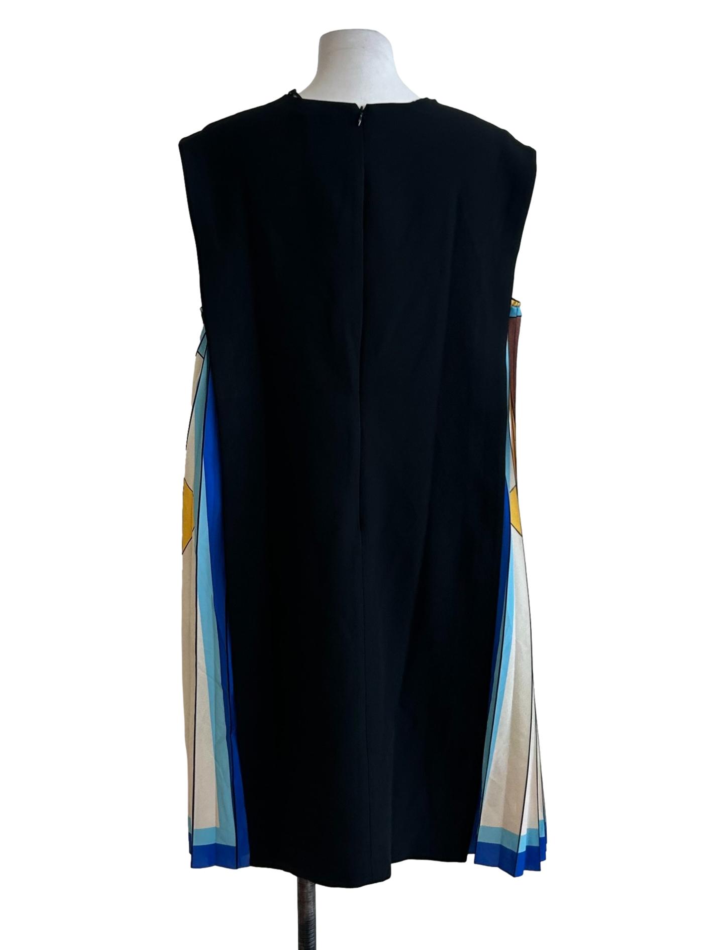 Black Side Printed Pleated Shift Dress