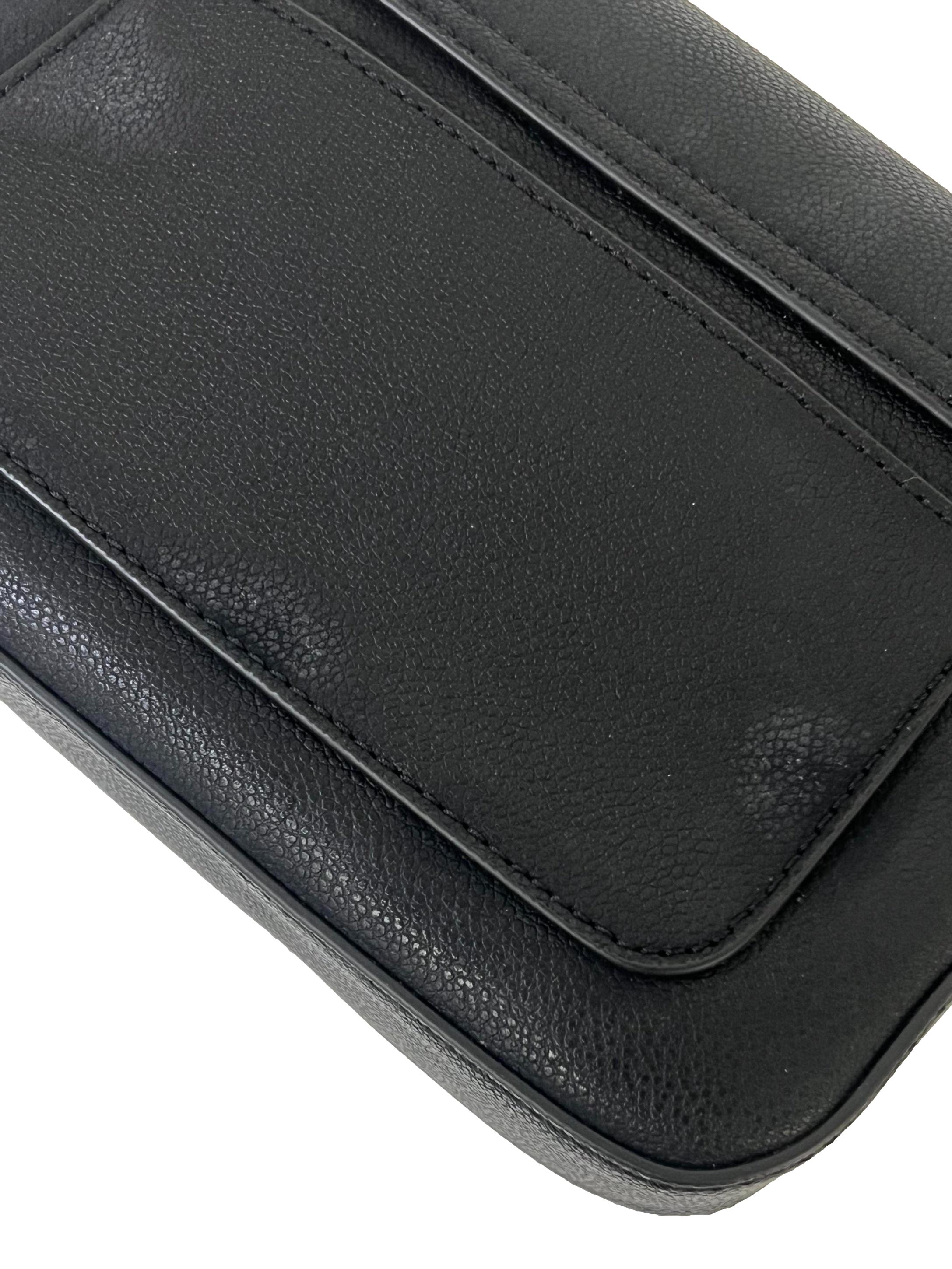Black Push-Lock Chain Hand Bag