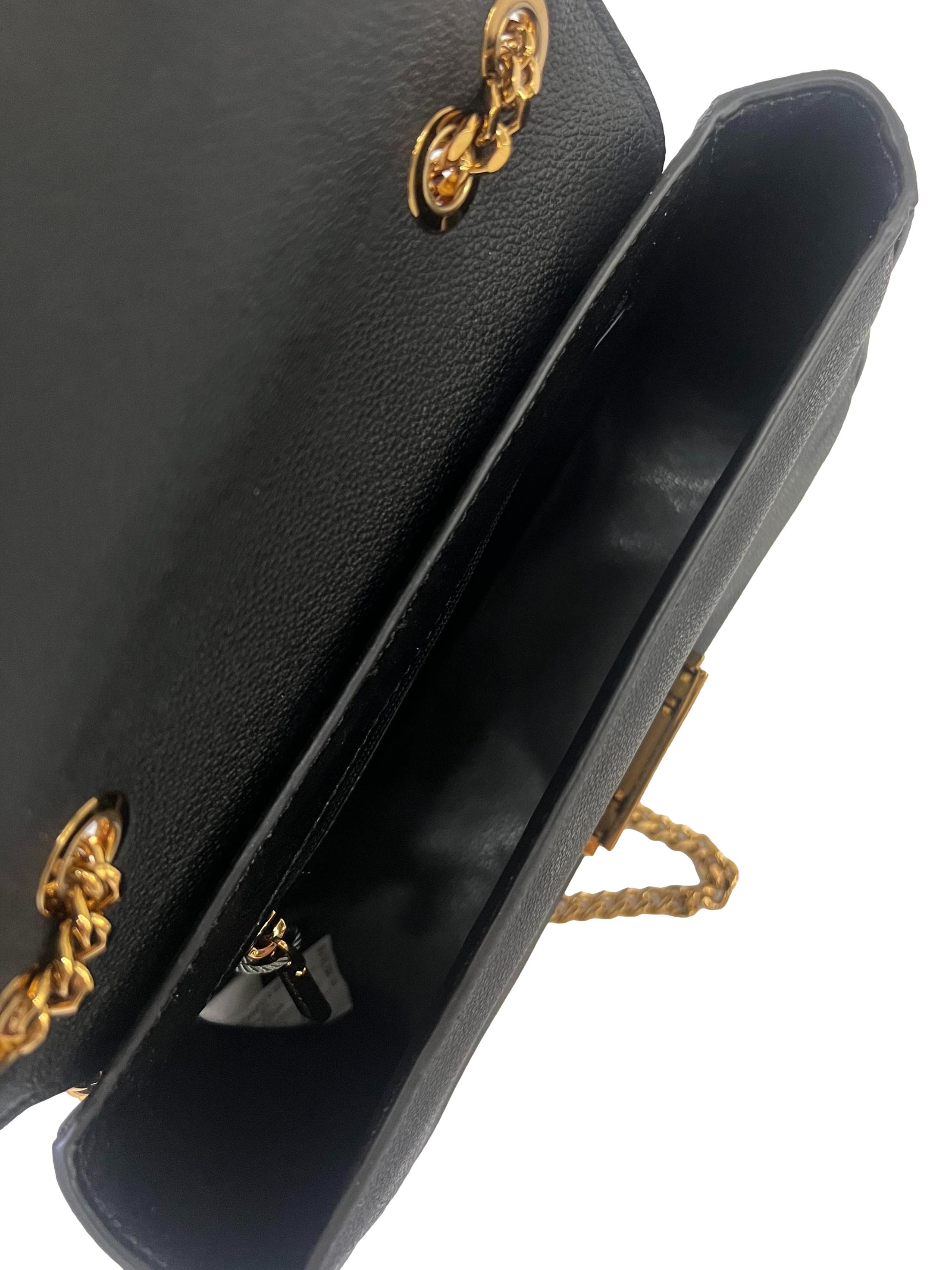 Black Push-Lock Chain Hand Bag