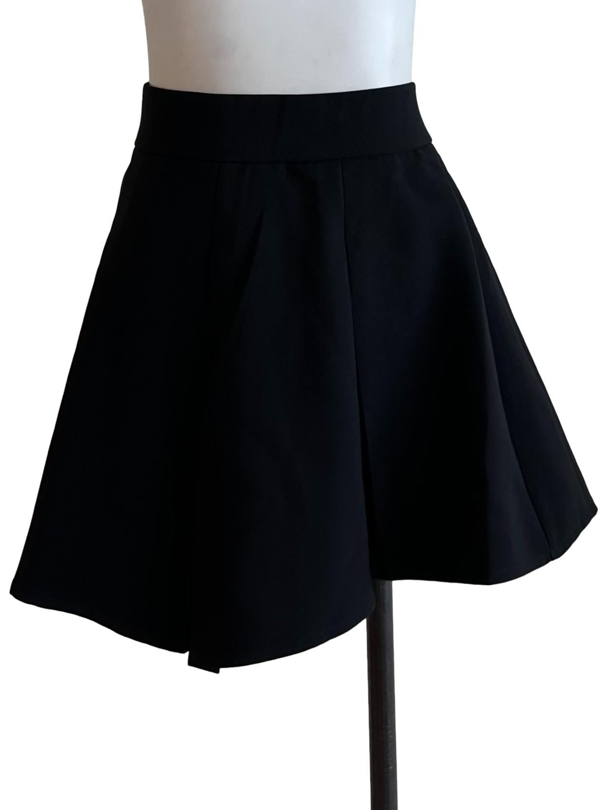Raven Black Box Pleated Skorts