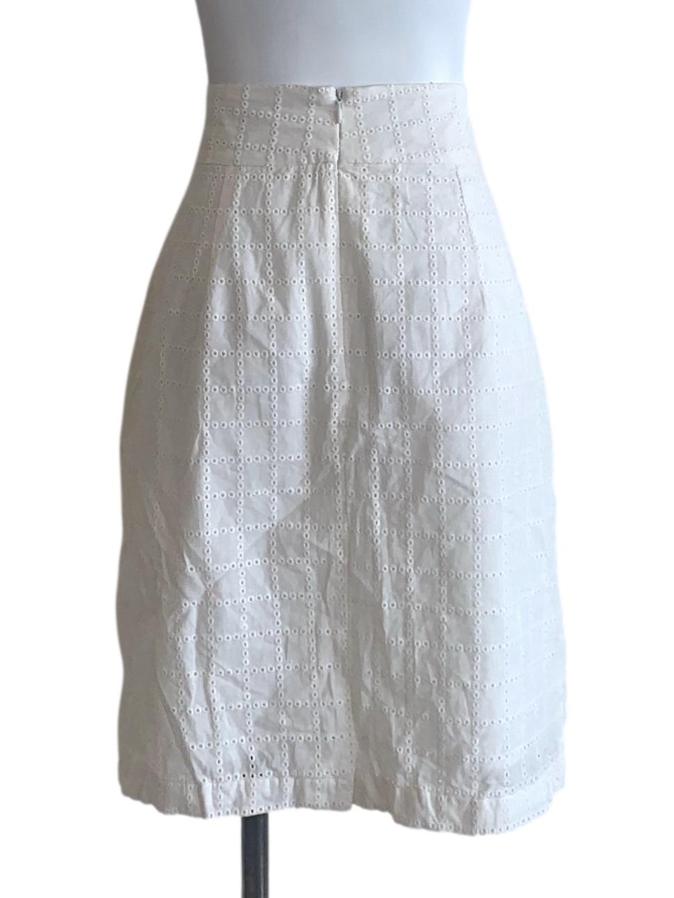Pearl White Emboidery Pattern Skirts LB