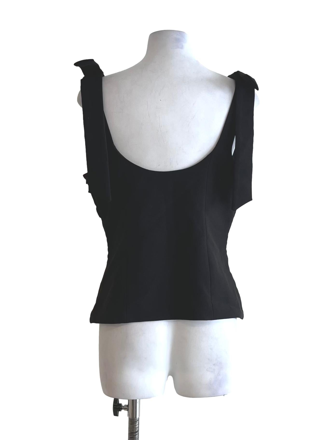 Black Square Neckline Sleeveless Top