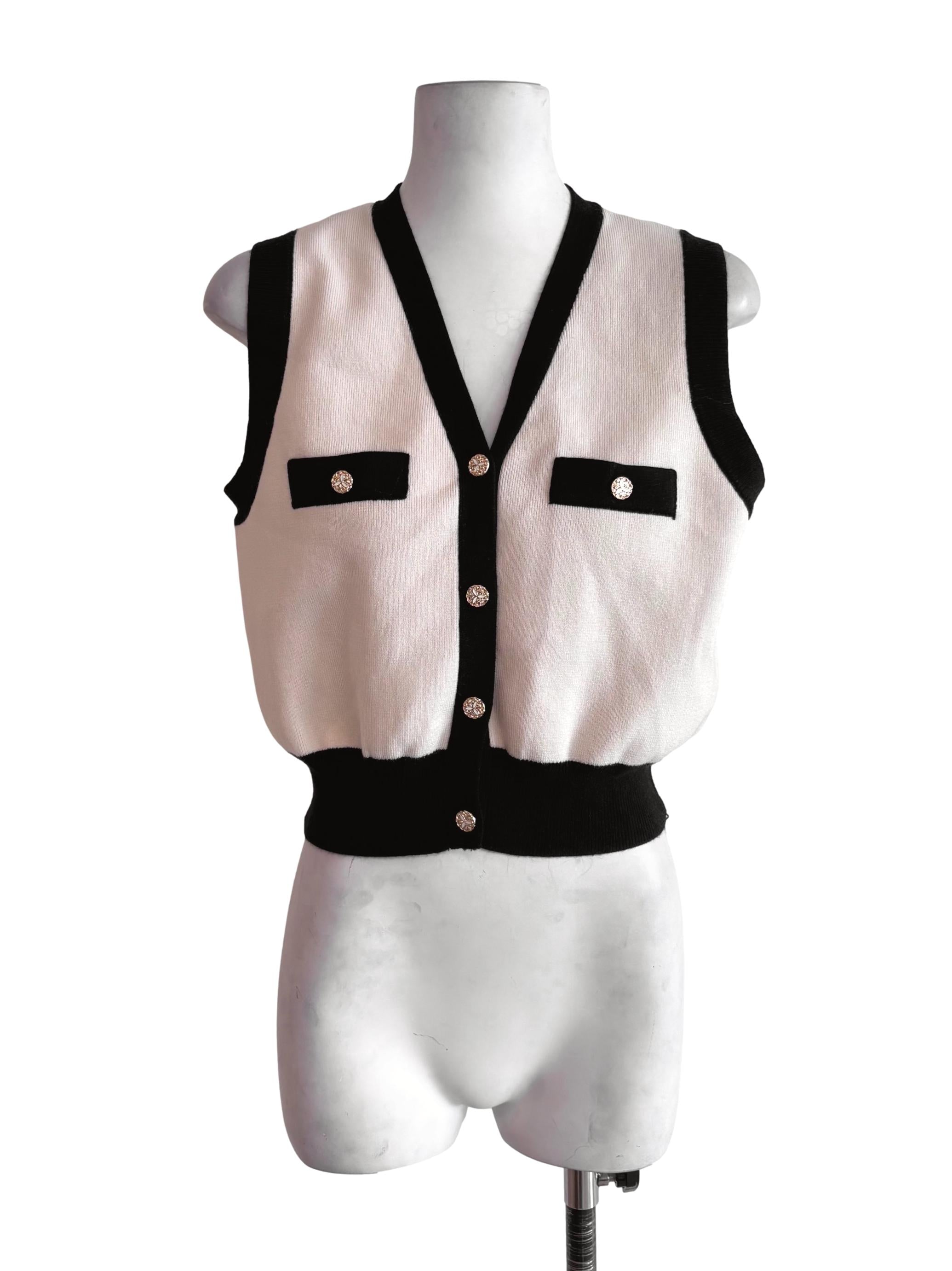 Cream White Charm Contrast Knit Top