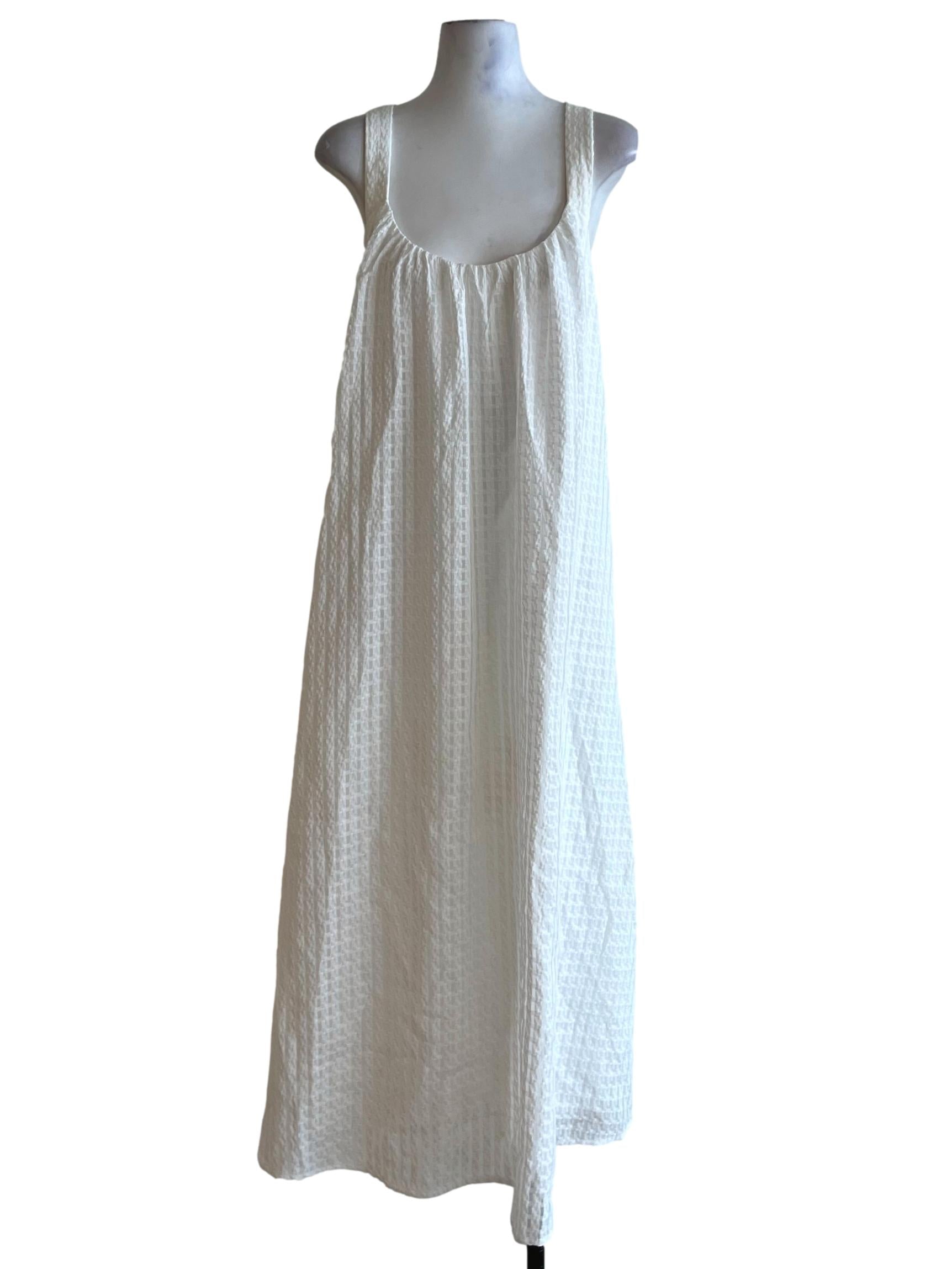 White Scoop Neckline Shift Dress
