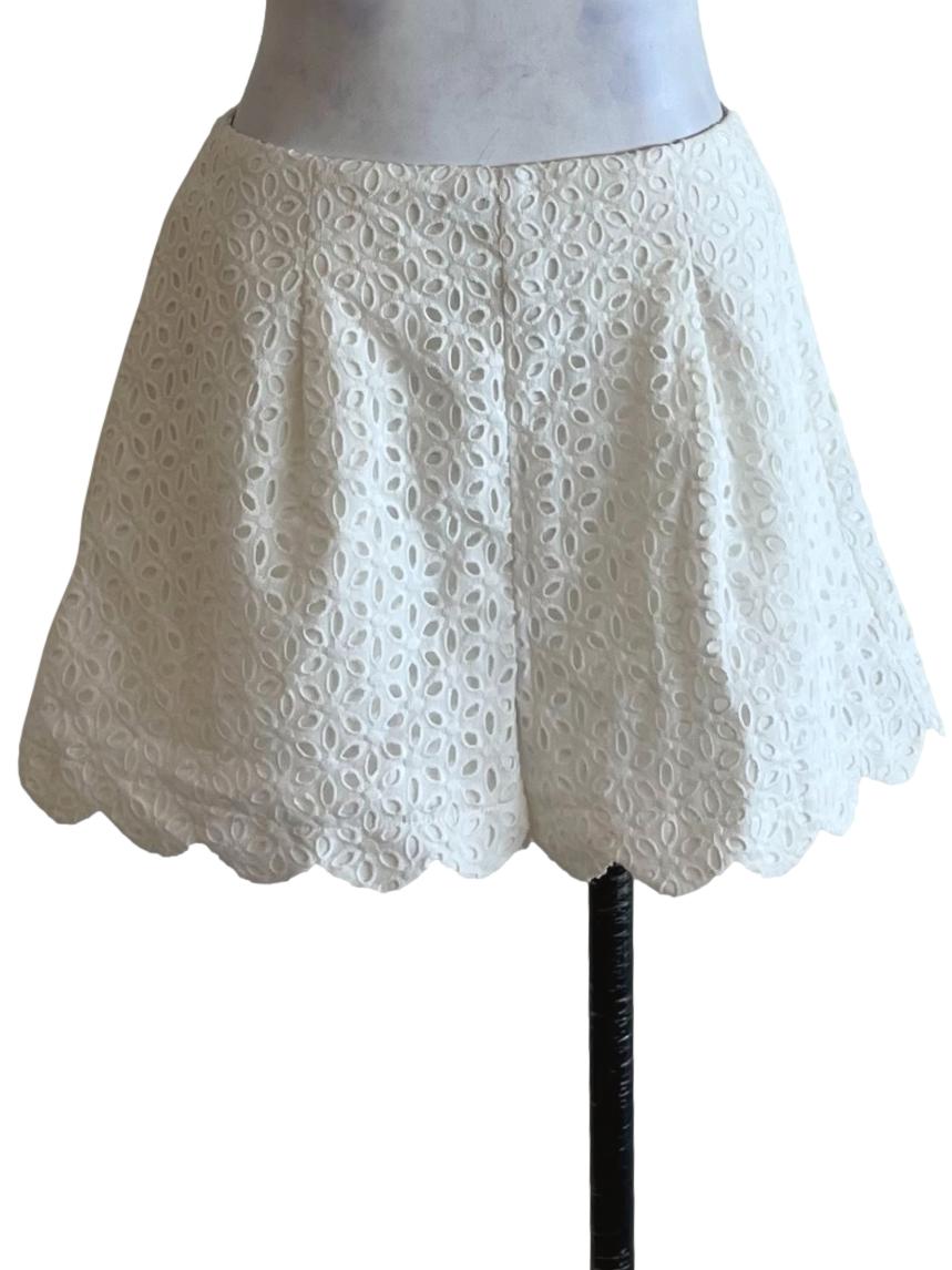 White High-Waisted Scallop Hem Shorts