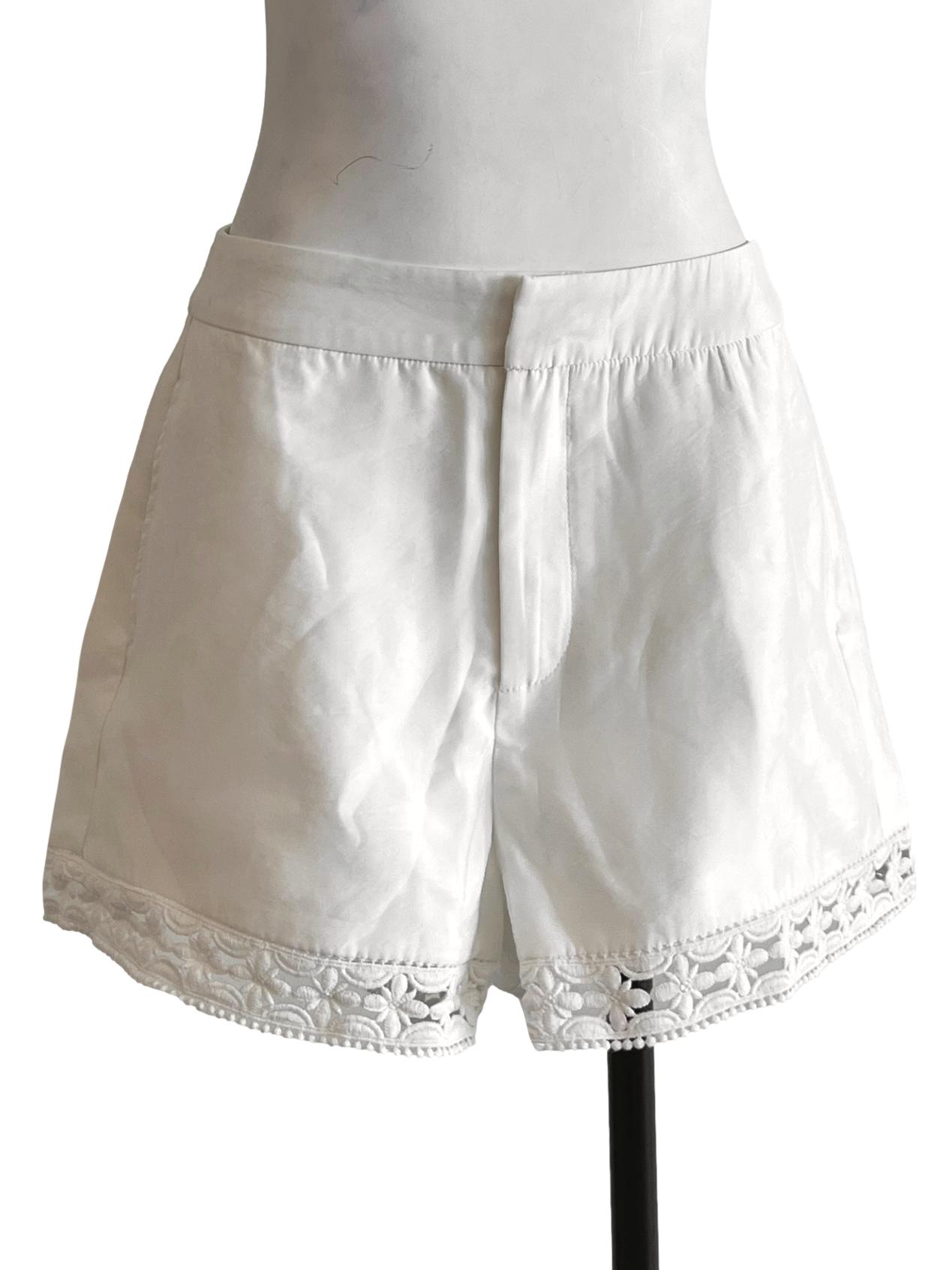 Daisy White Short Pants