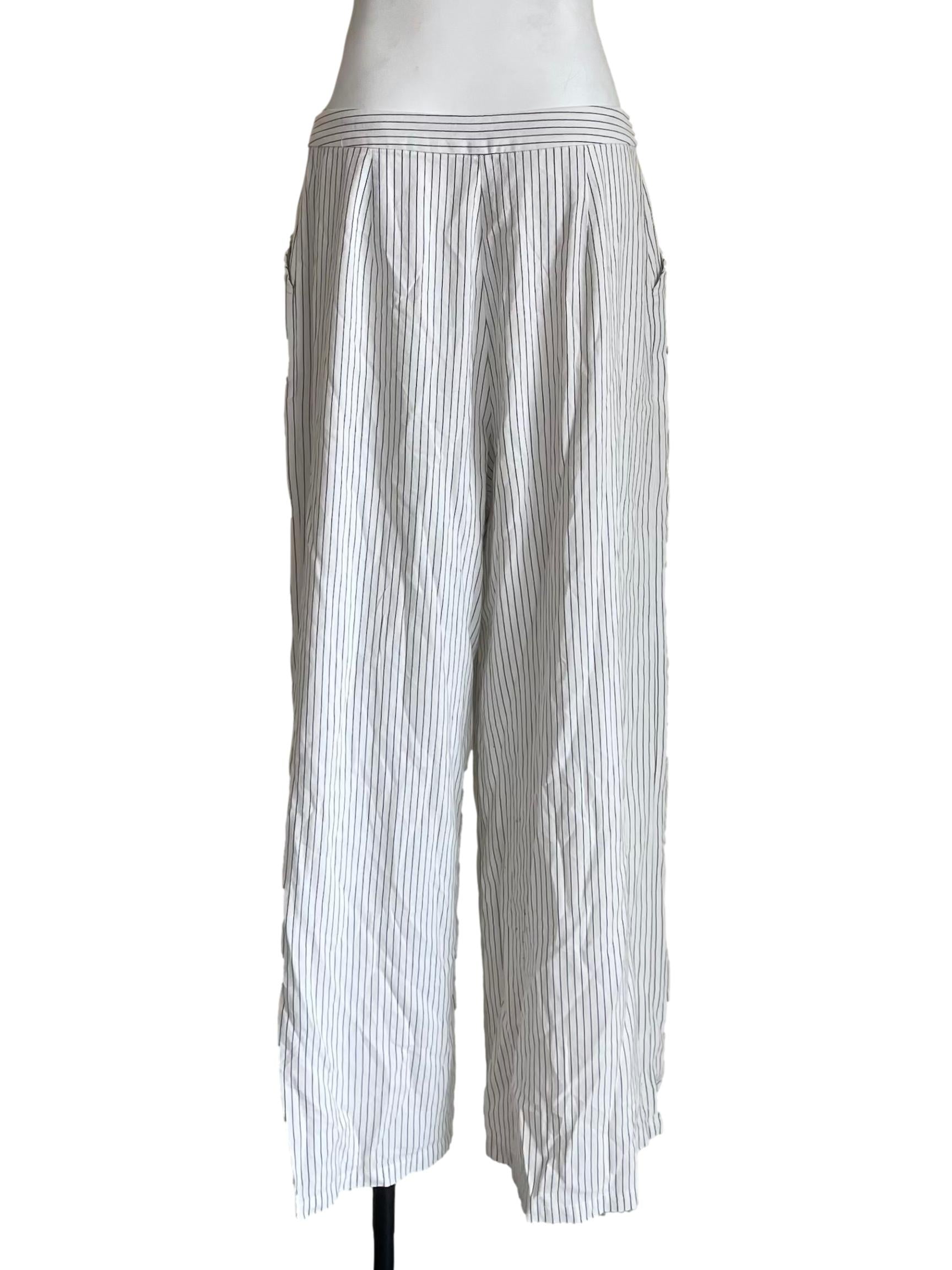 White Pin Stripes Pleated Pants