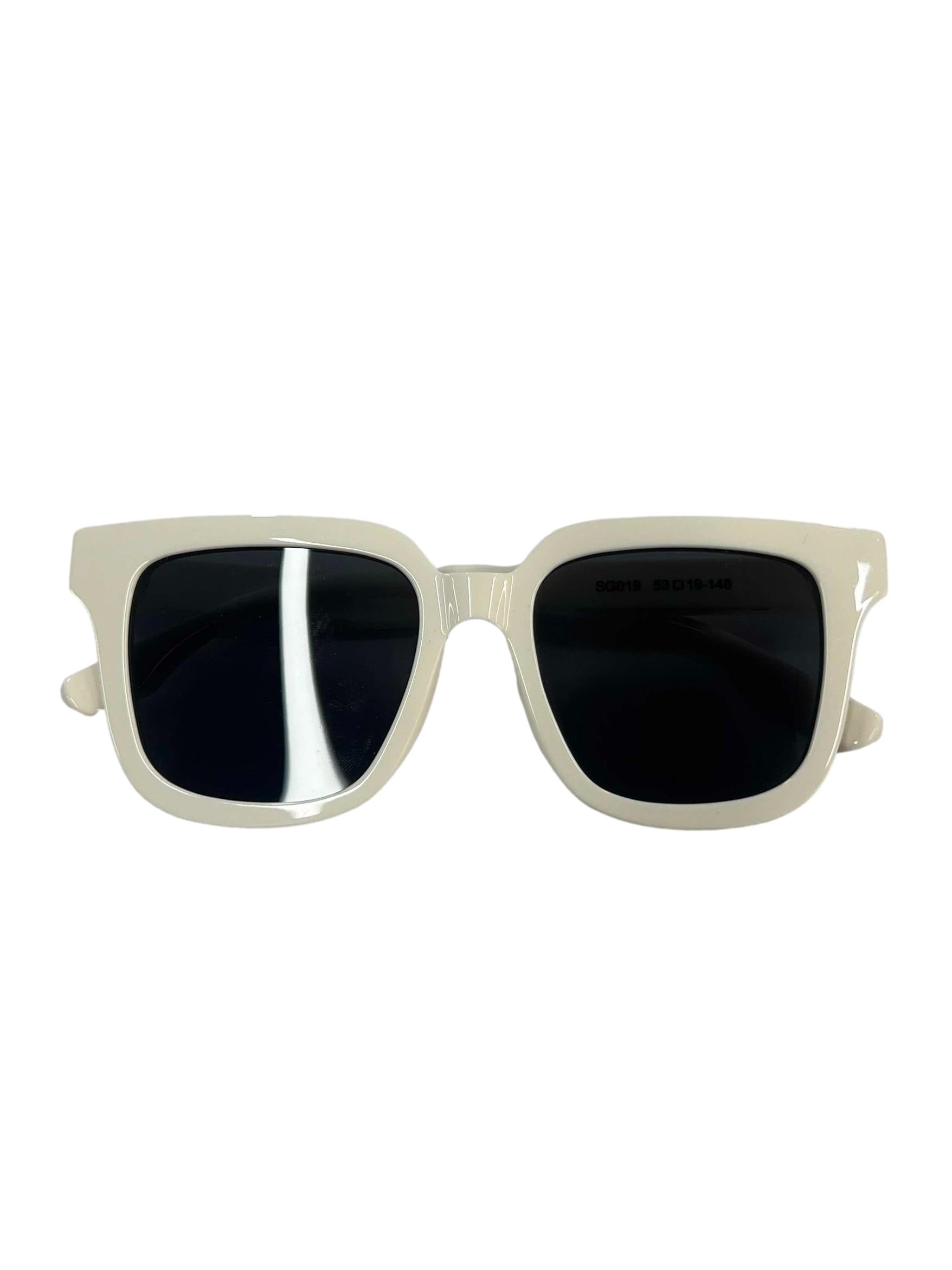 White Square Plastic Frame Sunglasses
