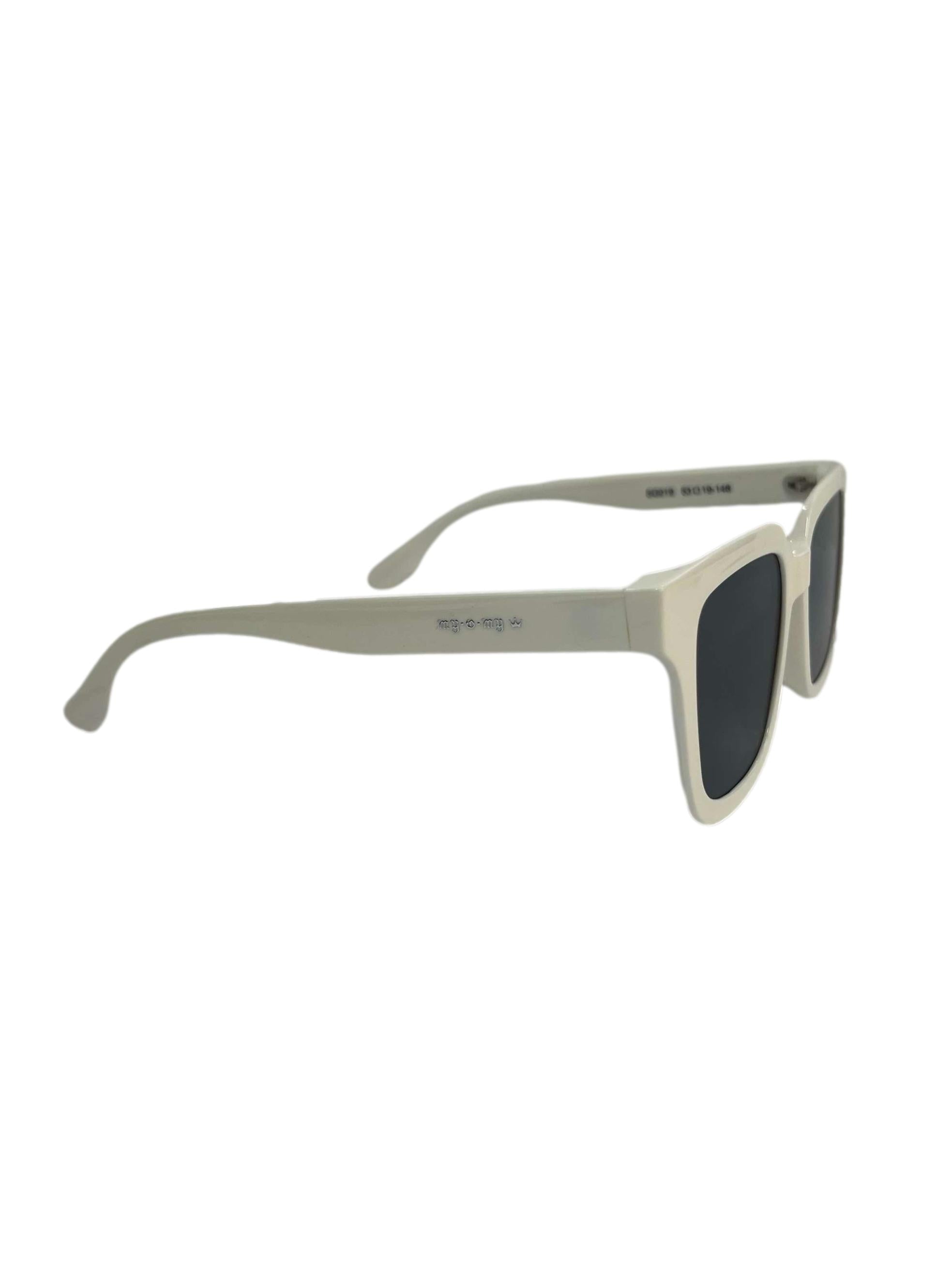 White Square Plastic Frame Sunglasses