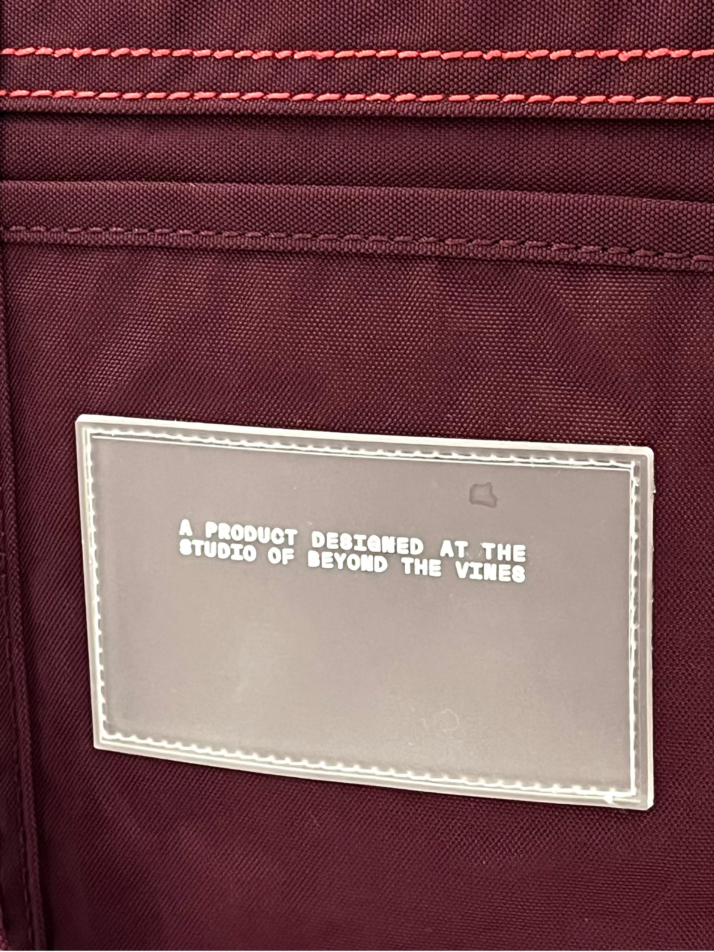 Maroon Crunch Carryall 02