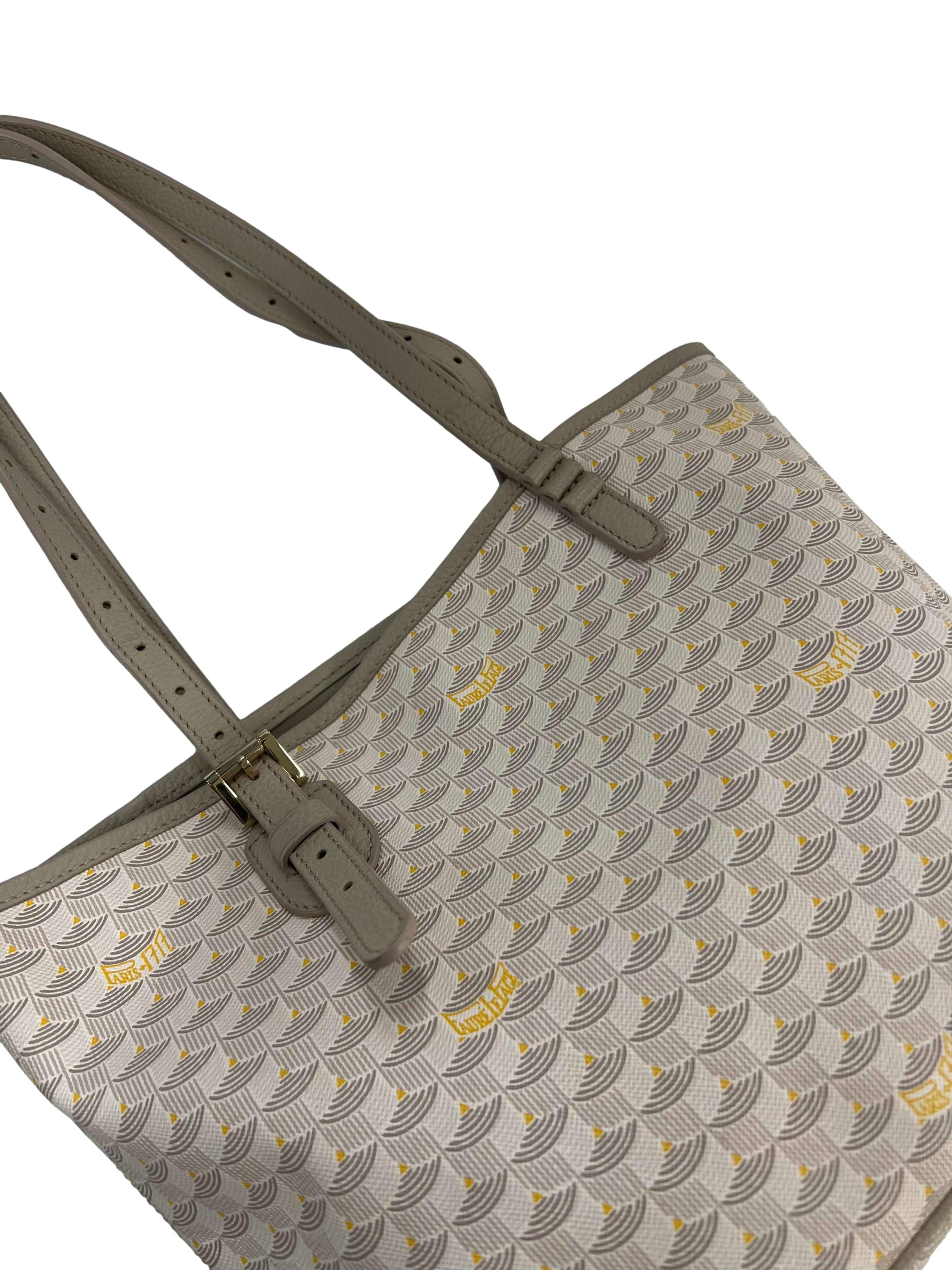 Hot Sand Daily Battle 27 Tote Bag CSN