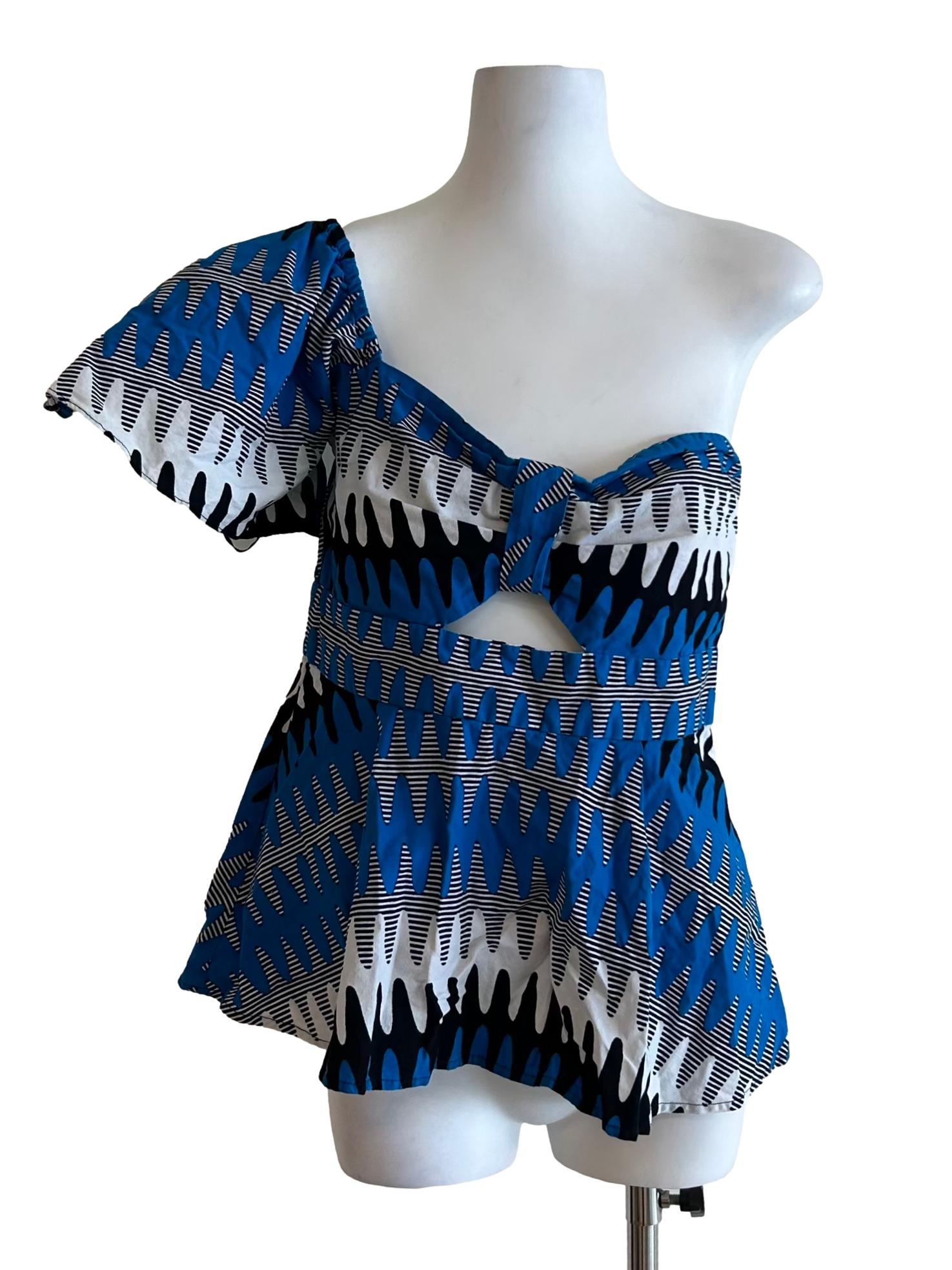 Mayeso One Shoulder Top In White And Black -  CSN*