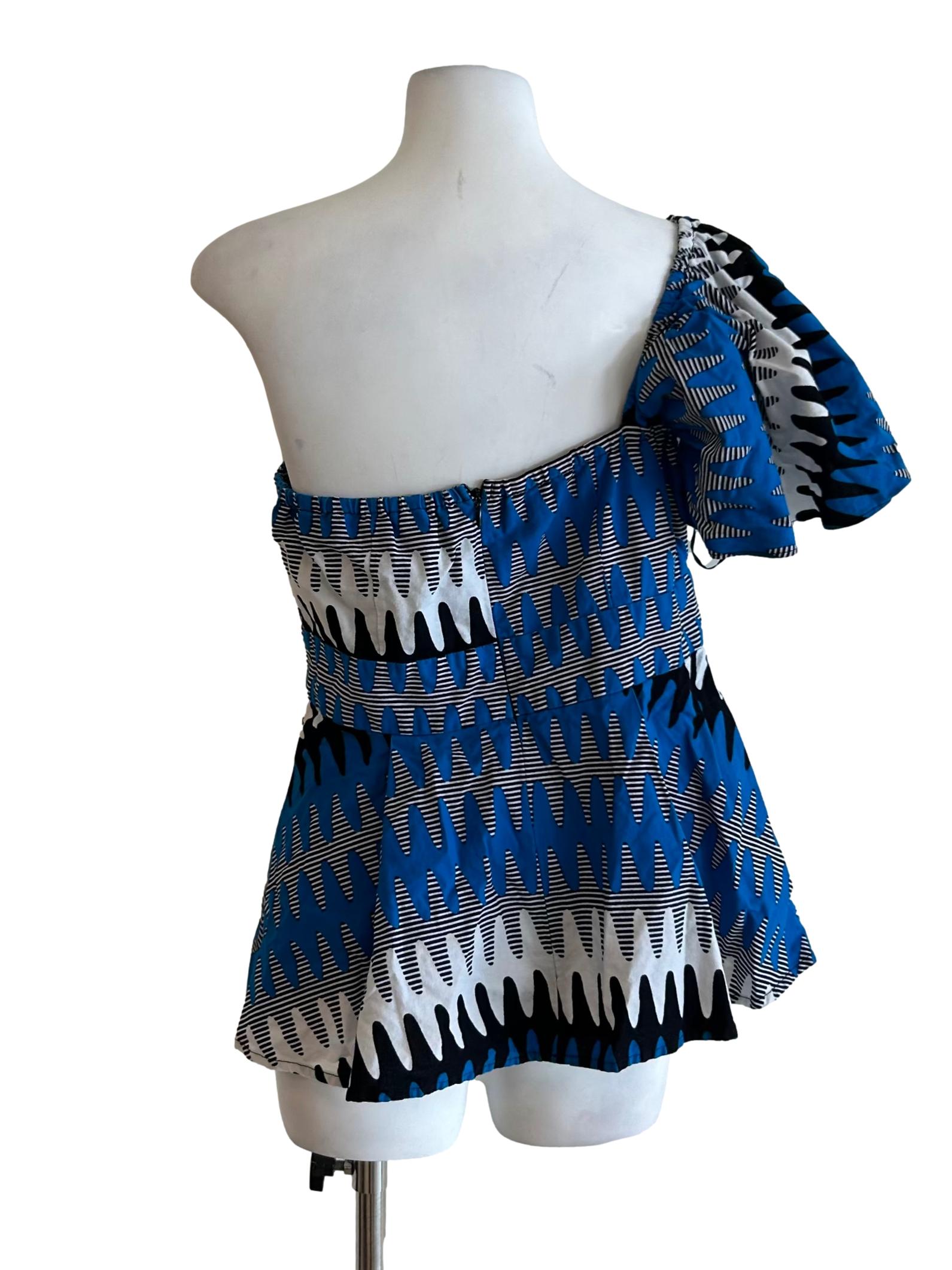 Mayeso One Shoulder Top In White And Black -  CSN*