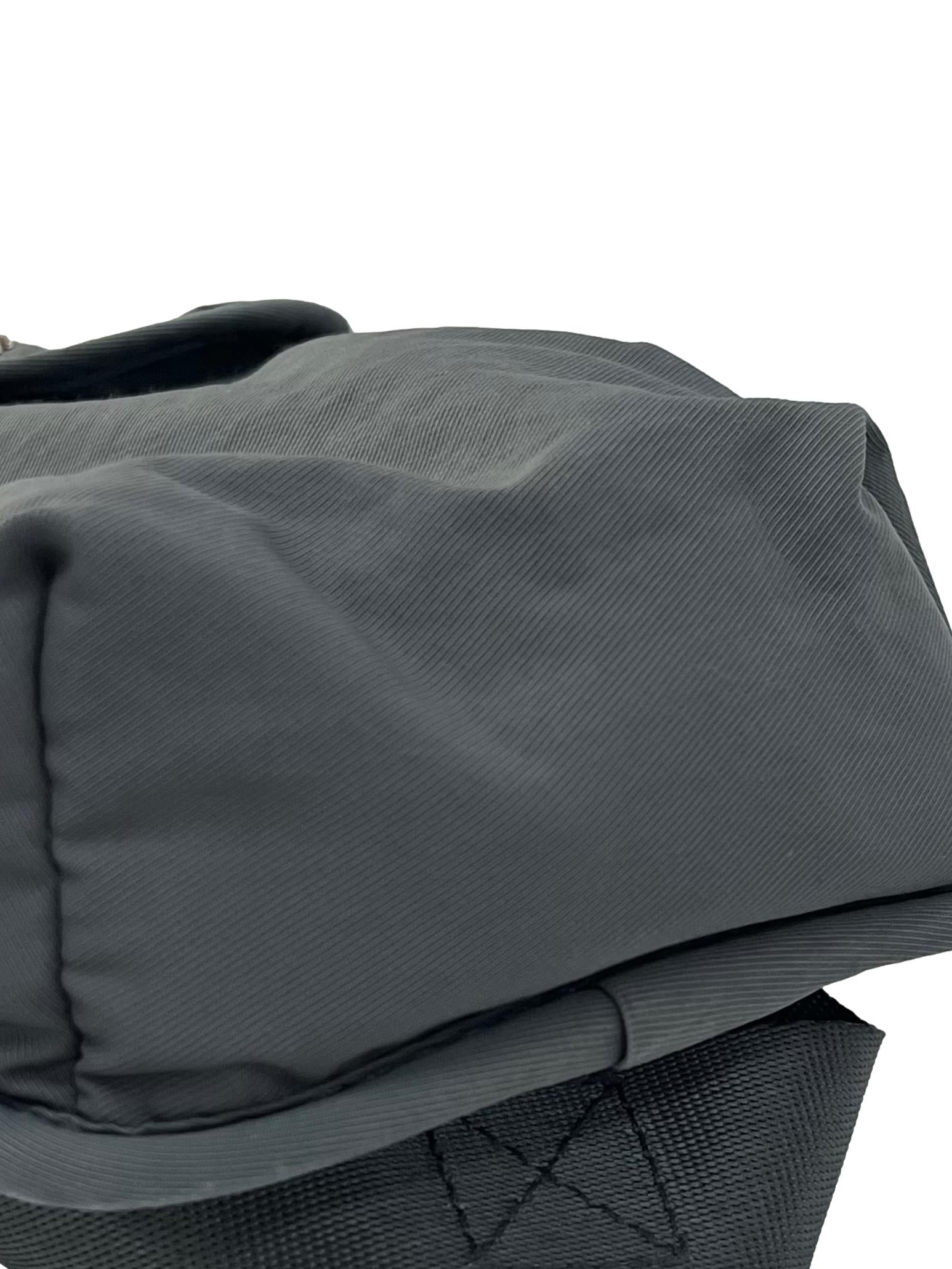 Gloss Shark Bottle Bottle Buddy