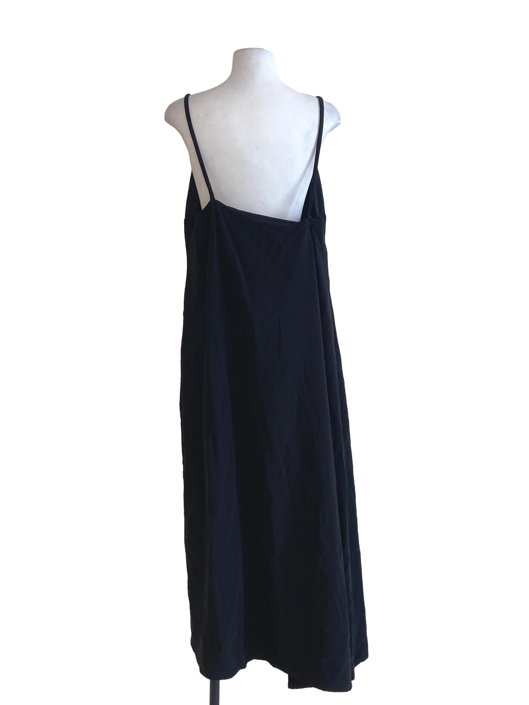 Black Sleeveless Shift Dress