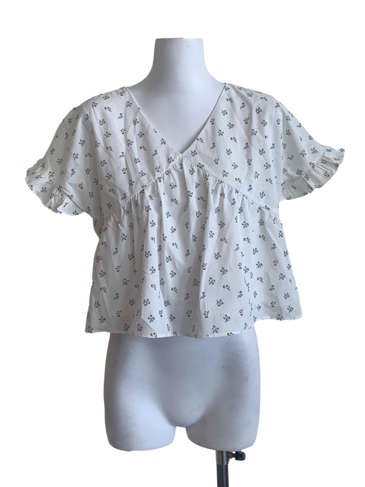 Powder White Flower Pattern Top