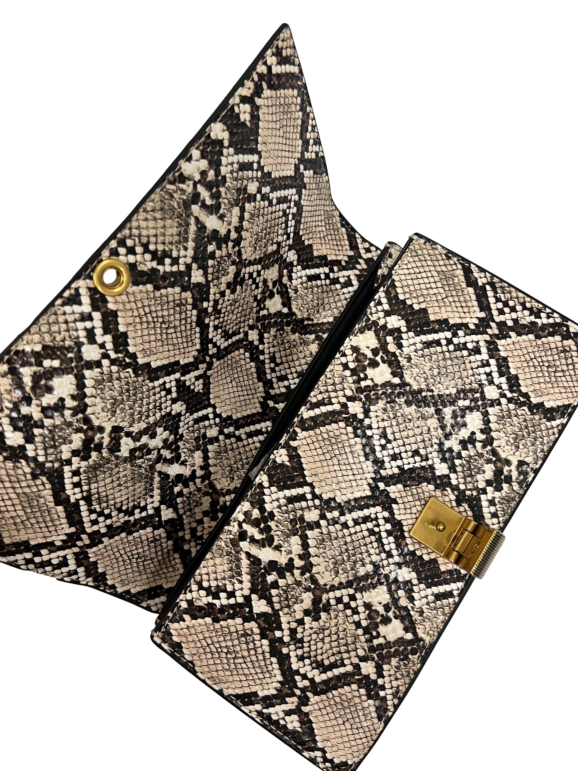 Chalk Chain Strap Snake Trapeze Bag