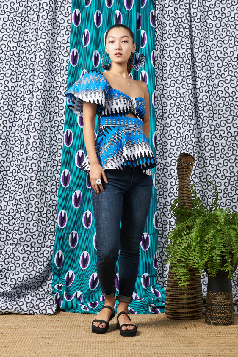 Mayeso One Shoulder Top In White And Black -  CSN*