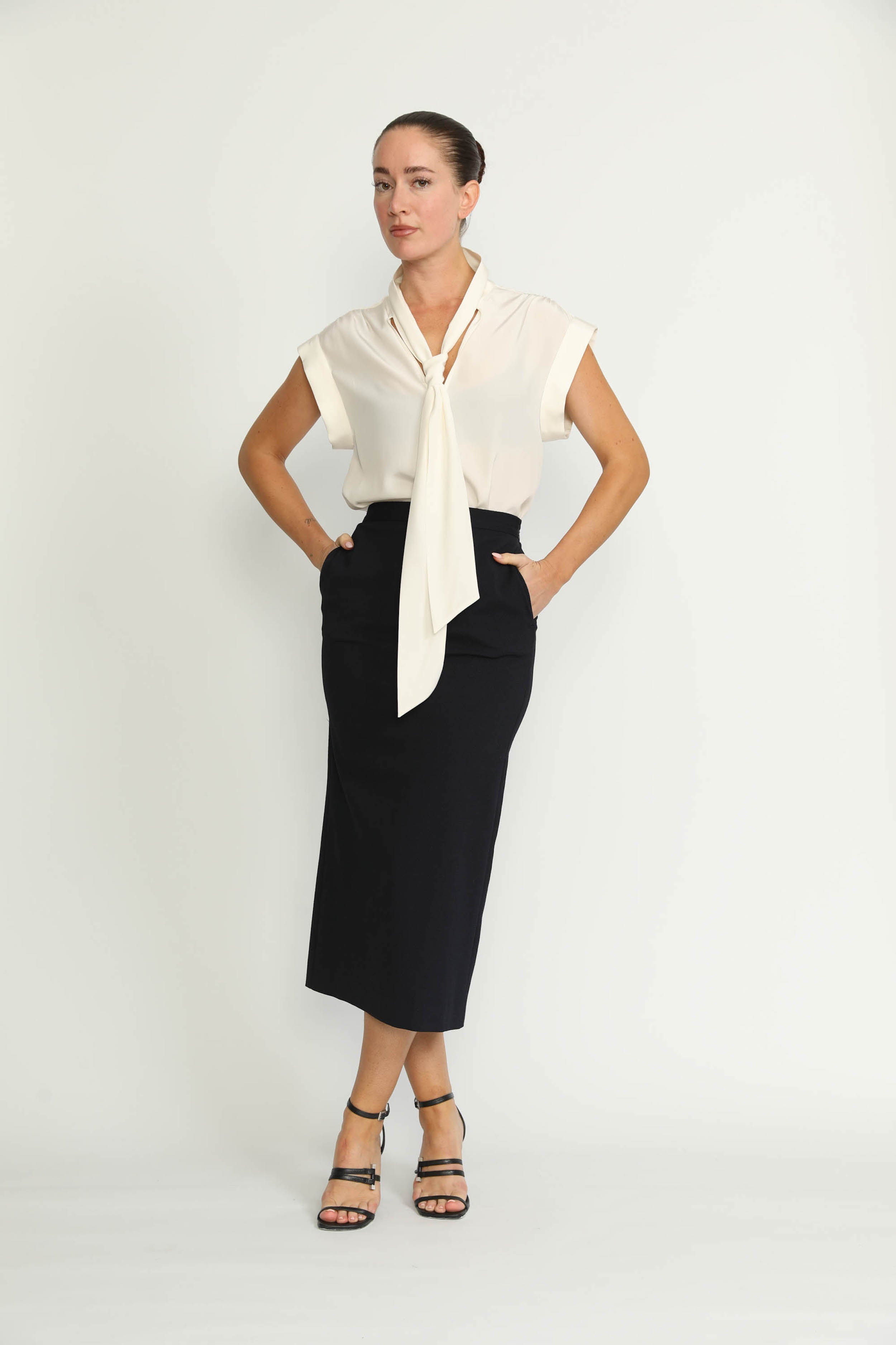 Nyon Skirt - Midi Pencil Skirt In Navy CSN