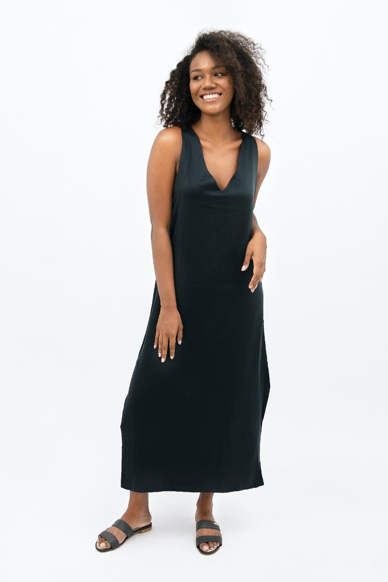 Capri Sleeveless V-Neck Maxi Dress In Licorice CSN